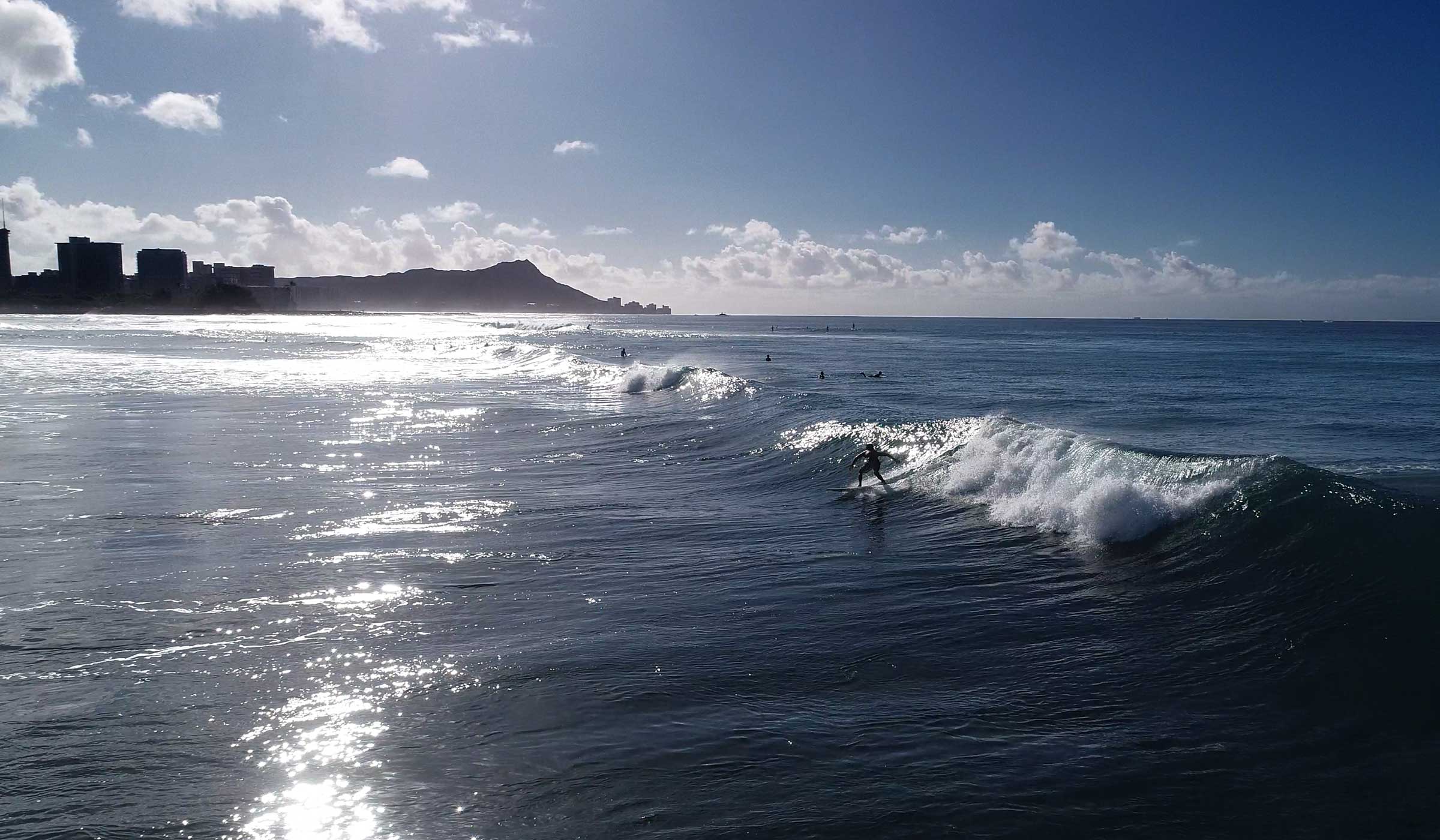ハワイのサーフィンスクール アラモアナビーチサーフレッスン