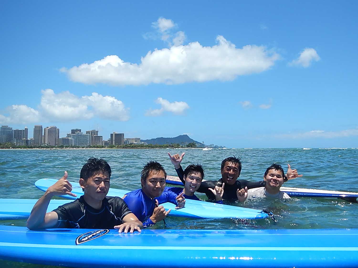 アラモアナビーチサーフレッスン.ハワイのサーフィンスクール.